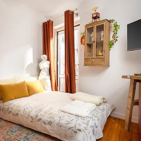 Romantic Alfama Balcony - 10 Minutes From Terreiro Do Paco Appartement *