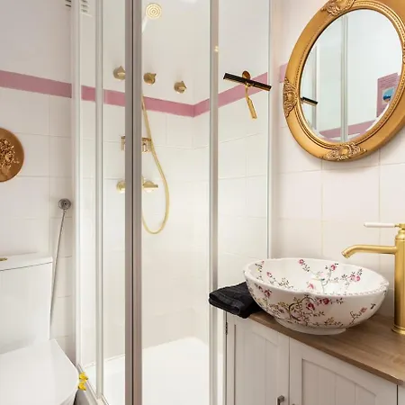 Romantic Alfama Balcony - 10 Minutes From Terreiro Do Paco Apartamento